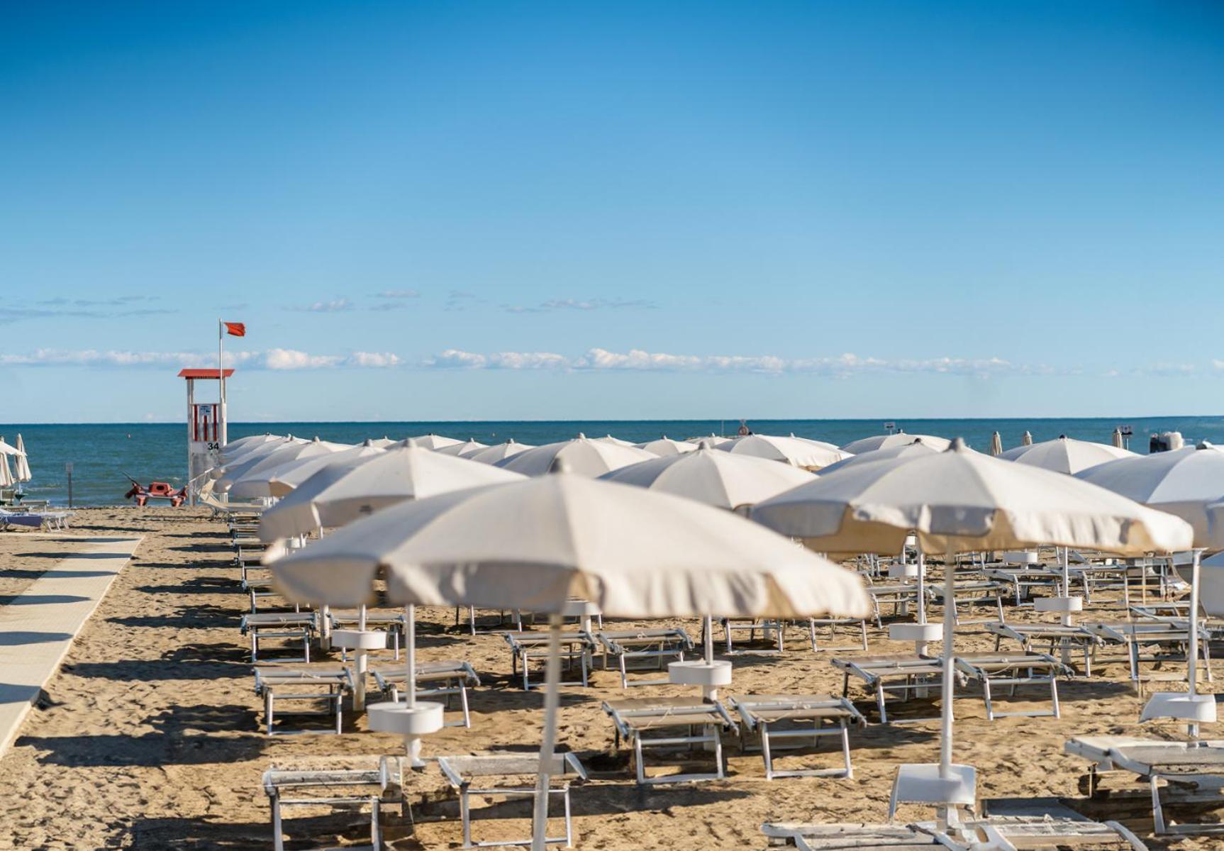 Hotel All'Orologio 3 Stelle Superior Caorle Luaran gambar