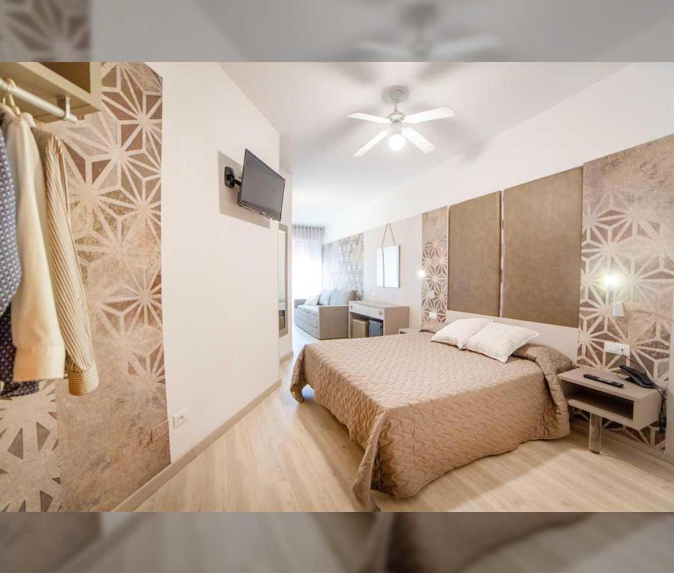 Hotel All'Orologio 3 Stelle Superior Caorle Luaran gambar
