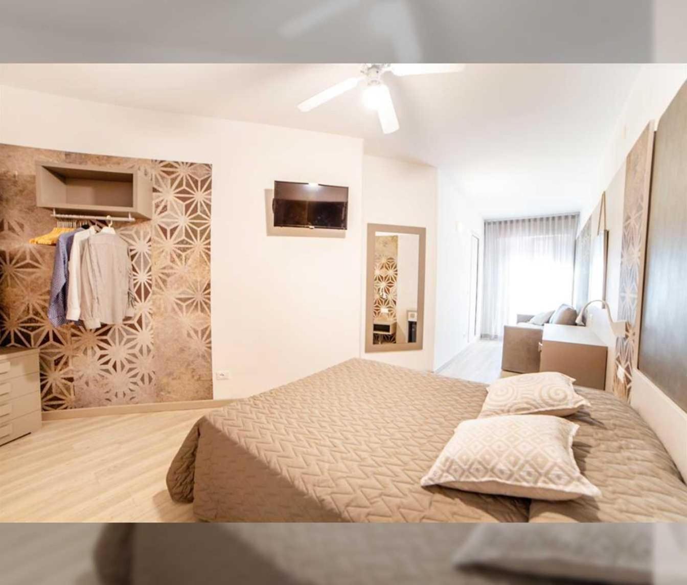 Hotel All'Orologio 3 Stelle Superior Caorle Luaran gambar